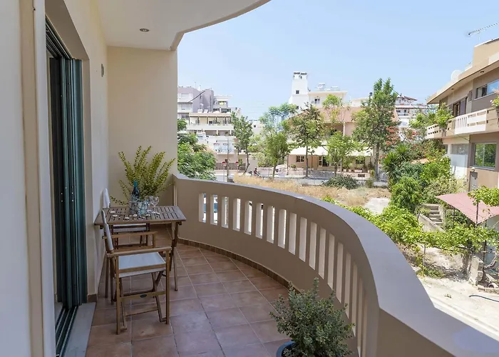 Plumi Ханья (Крит)